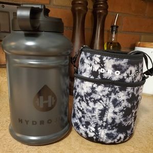 Hydrojug with sleeve
